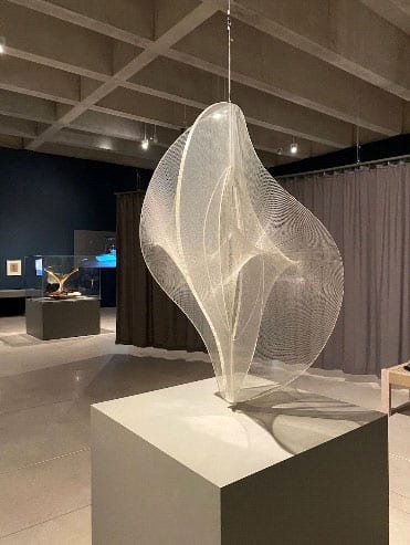 Naum Gabo Linear Construction in space no.2 